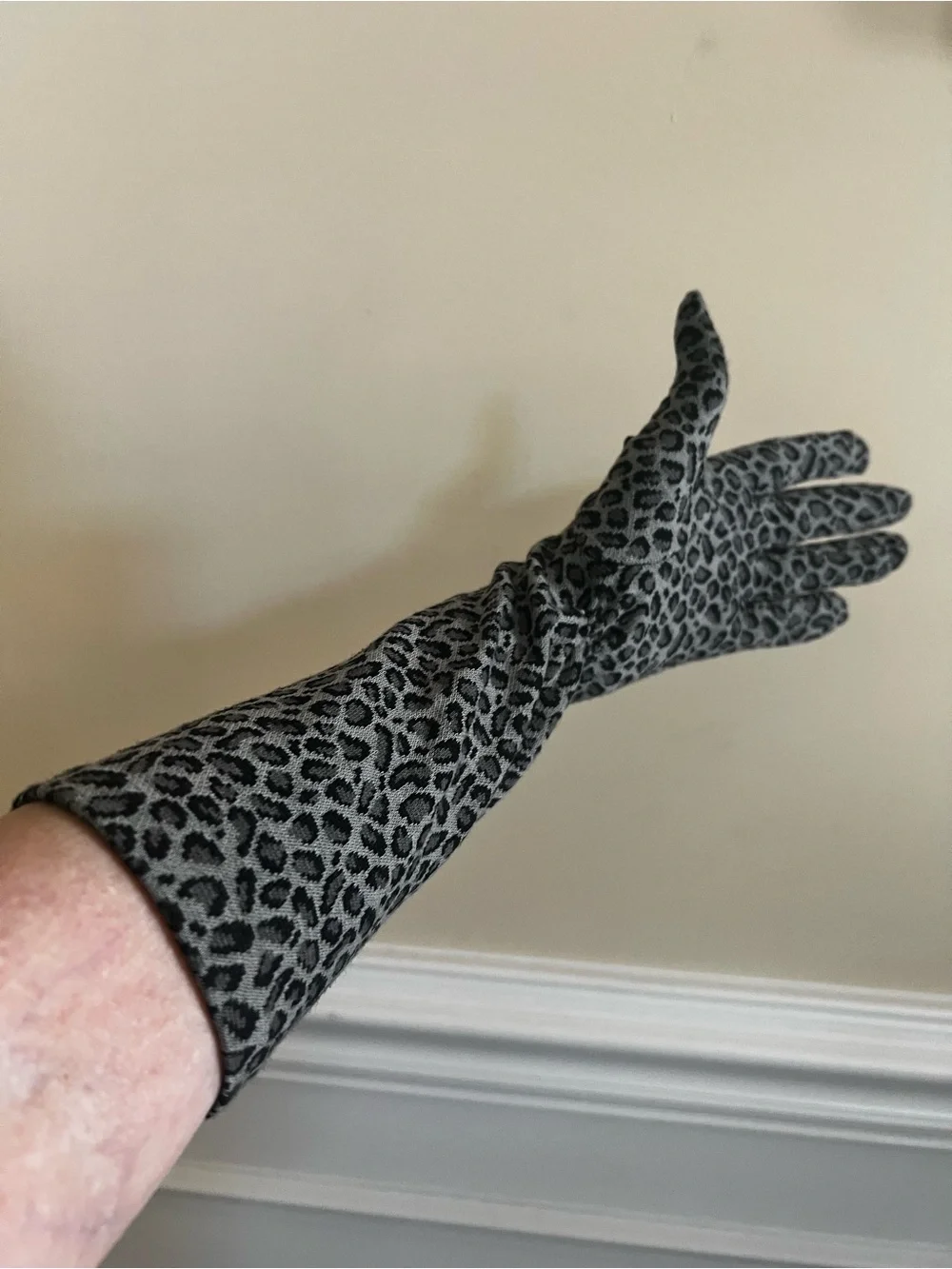 Gray/Black Leopard-Print Stretchy Knit Unlined Long Gloves.